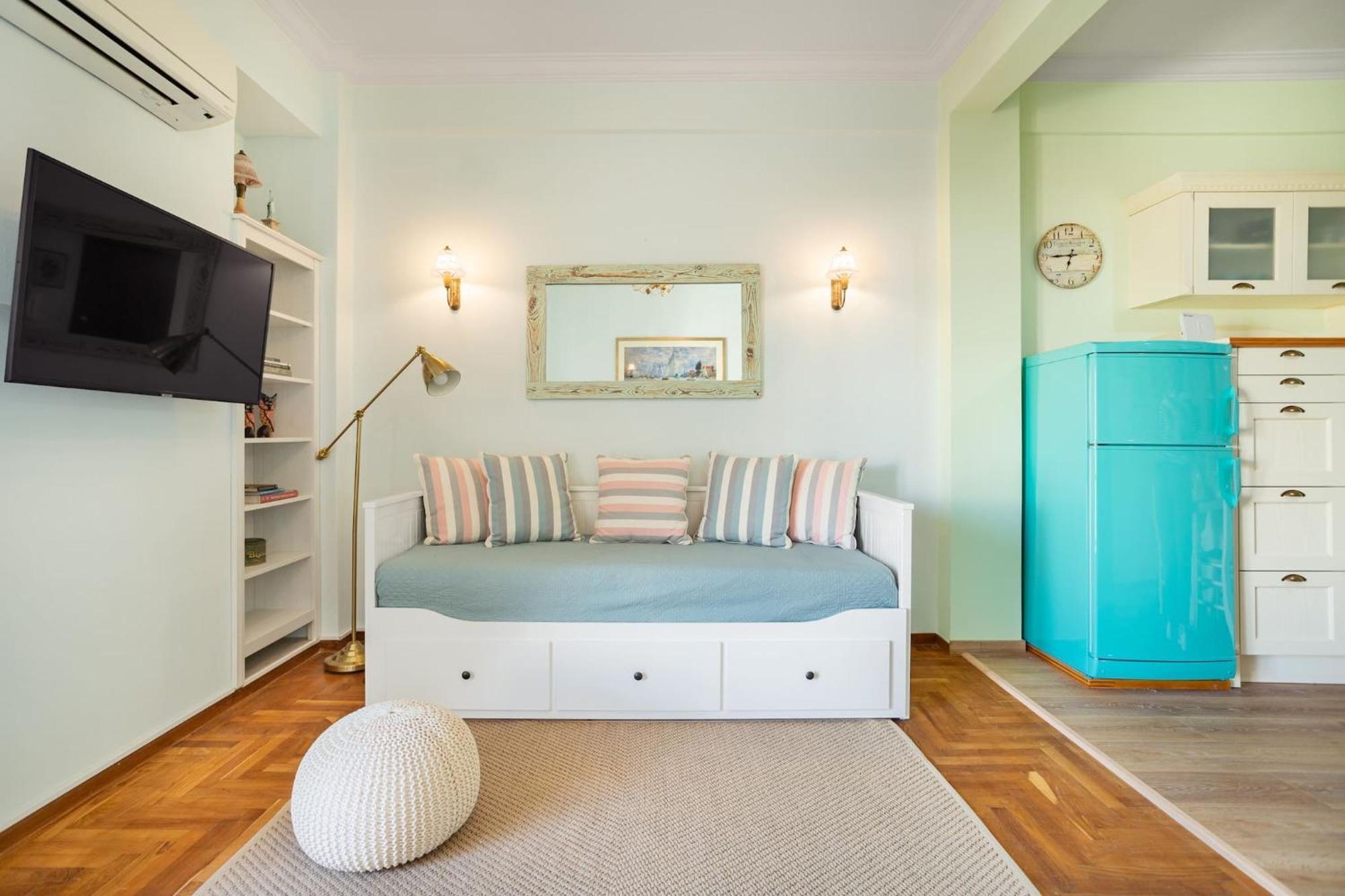 Bright, Calming Retreat With A Balcony Near Metro! Lejlighed Athen Eksteriør billede