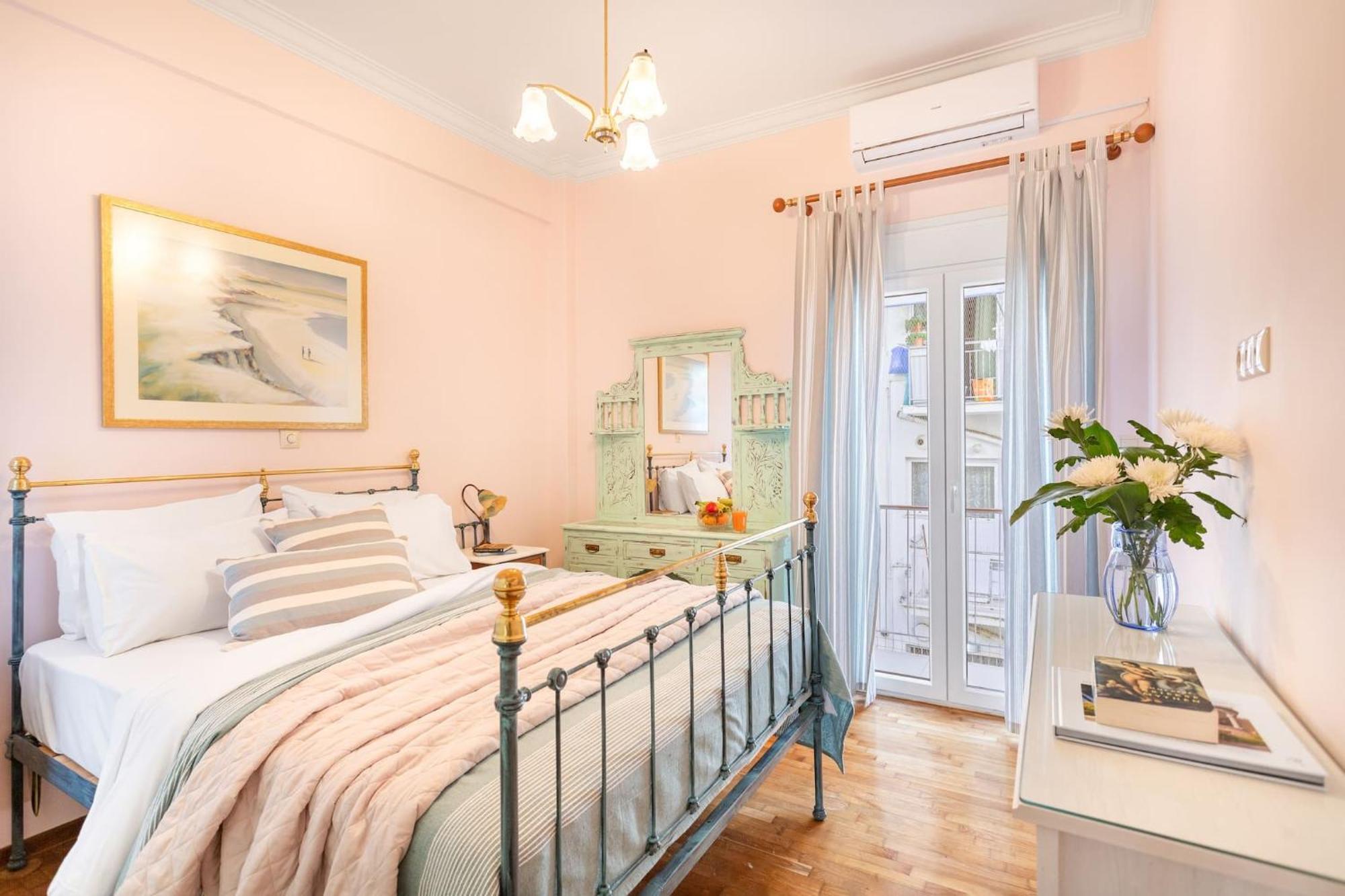 Bright, Calming Retreat With A Balcony Near Metro! Lejlighed Athen Eksteriør billede